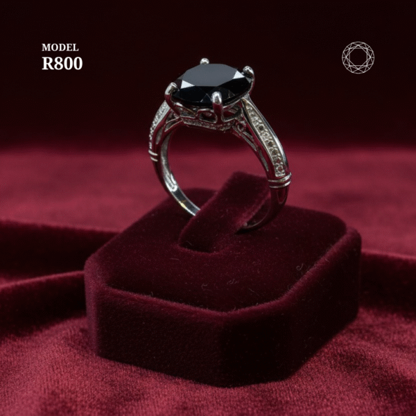 R800 - Black Spinel Ring