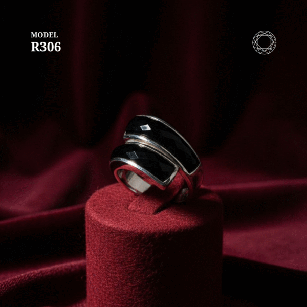 R306 - Black Spinel Ring