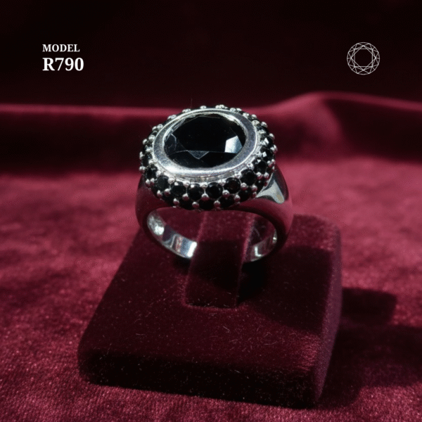 R790 - Black Spinel Ring